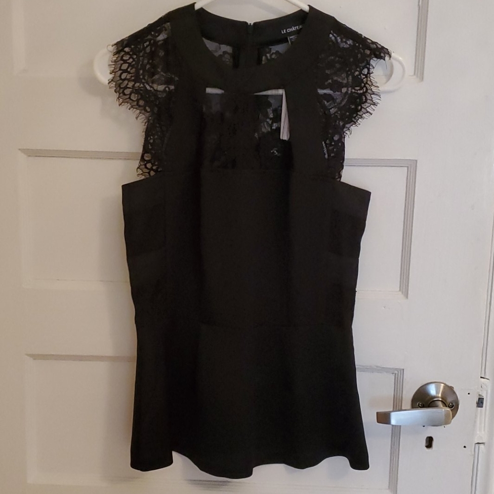 Lace detailed top